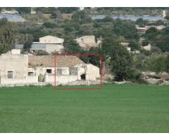 Sicilia: a 1 km . dalla città di Scicli (Ragusa) vendo proprietà di circa 4 ettari