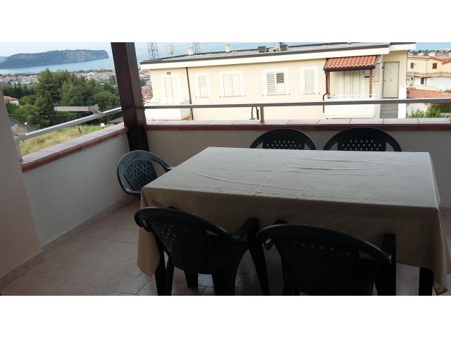 appartamento a praia a mare,ammobiliato.