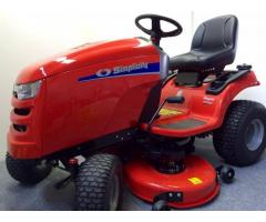 Trattorino rasaerba taglia erba SIMPLICITY con motore B&S da 17 cv